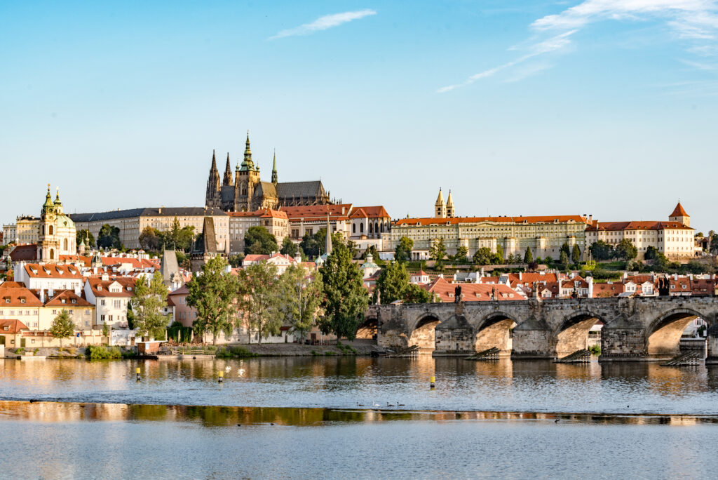 Intra for Czechia
